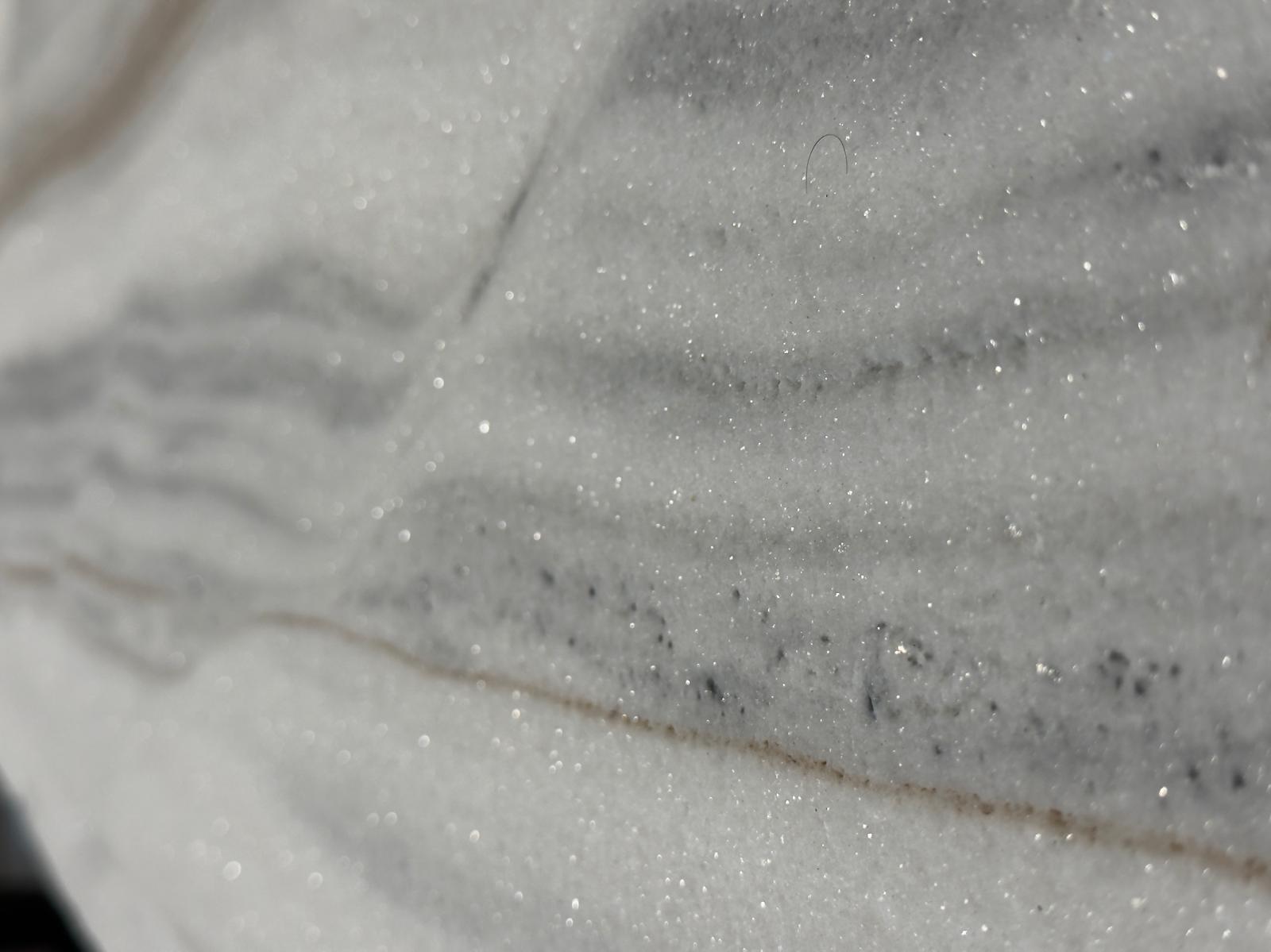 Venatura della pietra naturale: perché posizione delle lastre e luce vanno insieme