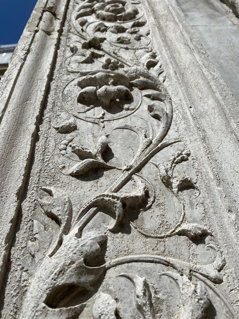 Ornamental stone carving in Istrian limestone